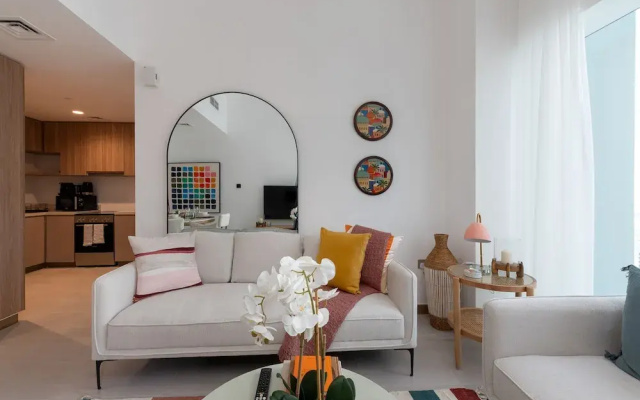 Vibrant 2BR Miami Vibes at Business Bay