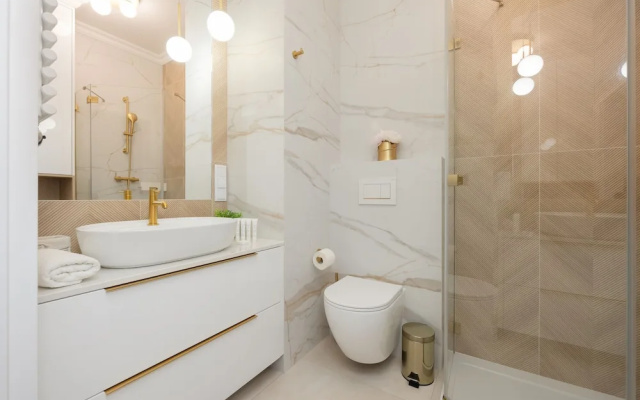 Modern Apartment by Renters Prestige