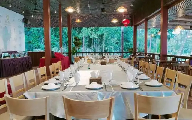 DG Royal Resort