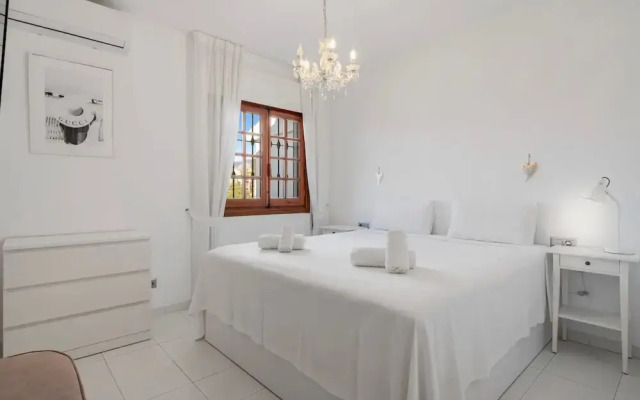 La Campana Apartment With Pool - Ref 60