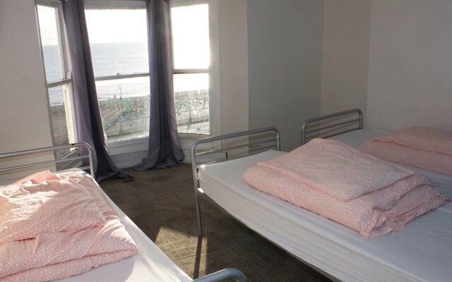 The Grapevine Seafront - Hostel