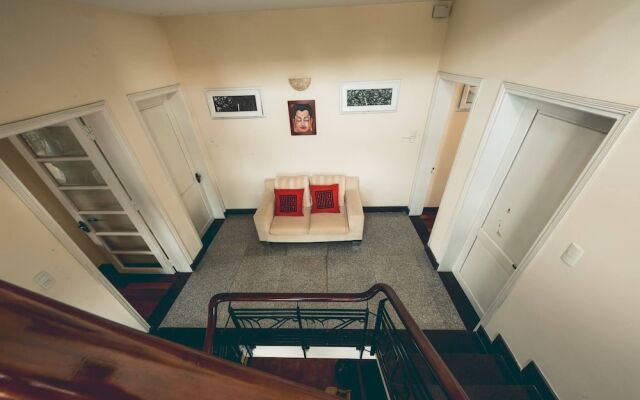 Hillside Homestay Hue - Triple Room top Apartment