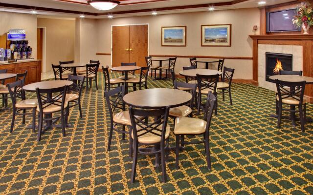 Holiday Inn Express & Suites Brookings, an IHG Hotel