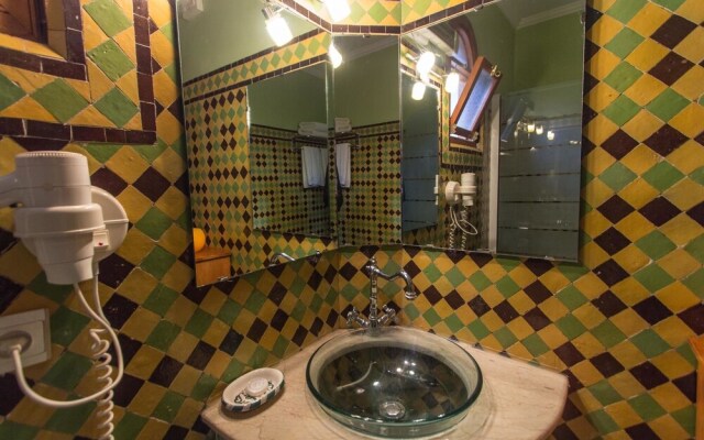 Zohra Room - Full Beed