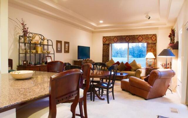 Villa 5-Broken Top-Hot Tub-2BR/2B