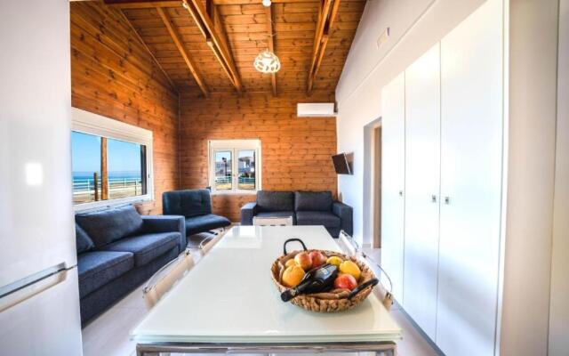 Terra Zeus - Wooden House Beachfront