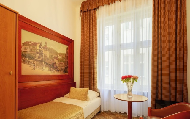 Comfort Twin room with courtyard view (twin beds)
