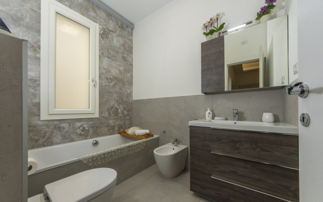 Housmart Fossolo 28 (Limited Hours Front Desk Need To Contact Property In Advance)