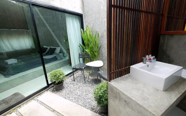 PAUSE Resort & Bar