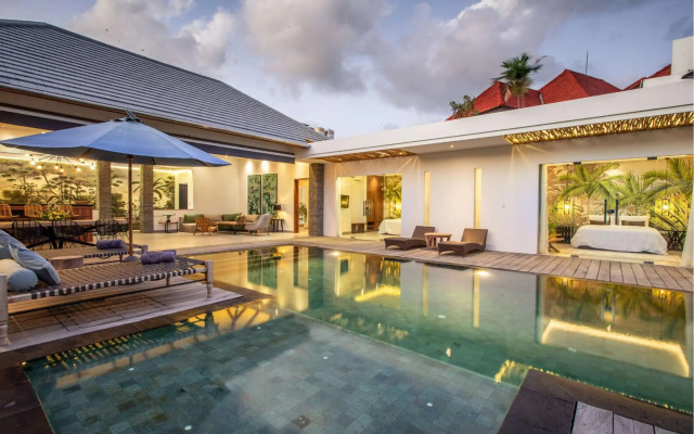 Fabulous Private Villa 4 BR Canggu w staff