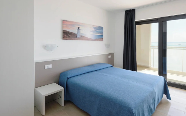 Beachside Flat Equipped With Everything you Need