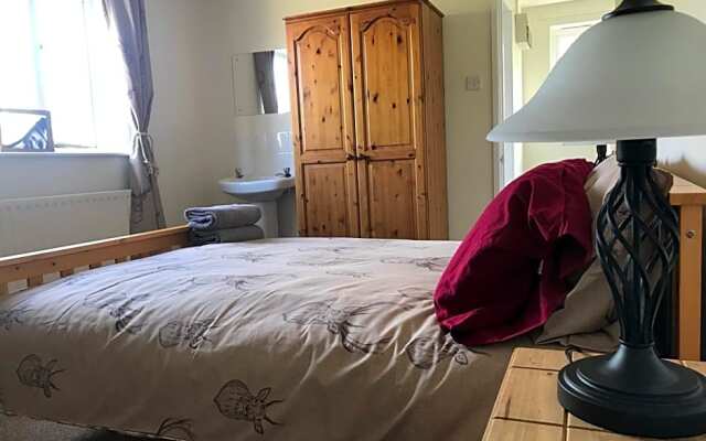 Old Mill House Bed and Breakfast, guest house