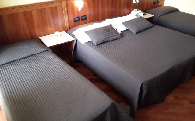 Hotel Miralago