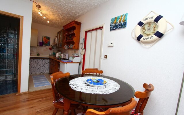 Villa Nikola One-bedroom Apartment With Terrace