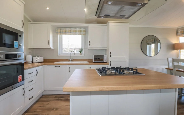 4 Meadow Retreat