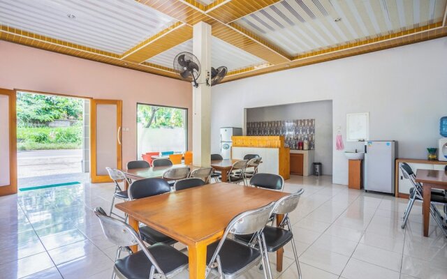 SPOT ON 2974 Penginapan Roma 88