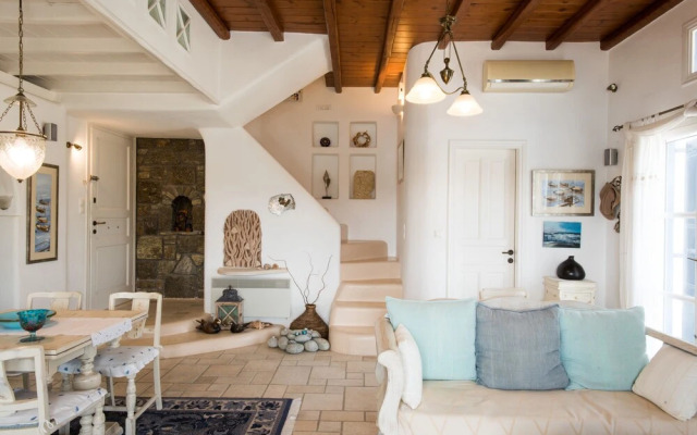 Anemoessa House