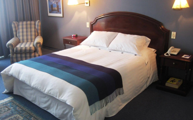 Suites Plaza Las Flores