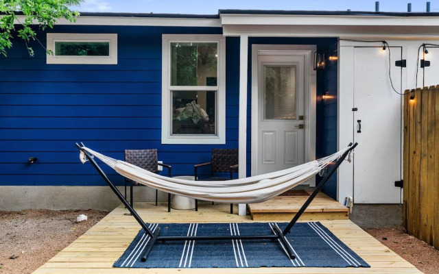 Cozy Modern Getaway Near Downtown