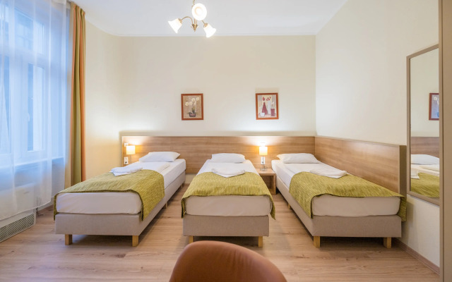 Baross City Hotel
