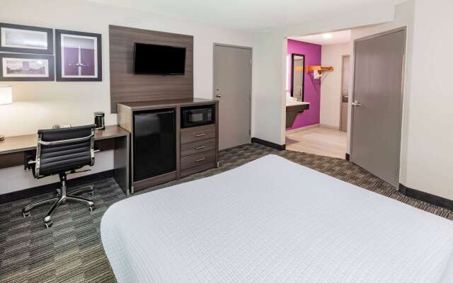 La Quinta Inn & Suites by Wyndham Houston Southwest