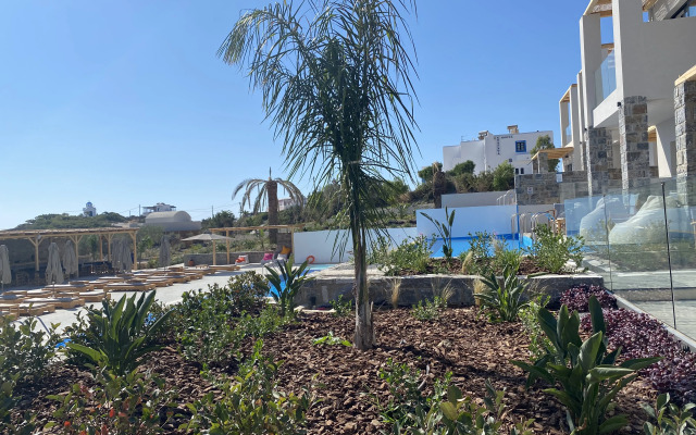 Helios Beach Hotel & Bungalows