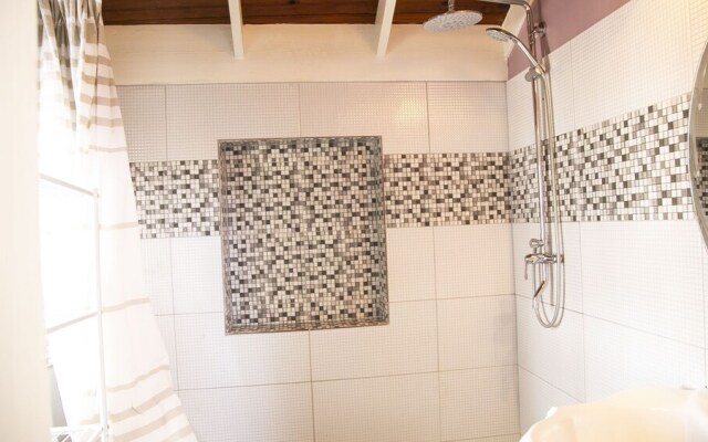 Castle Cove-Ocean Front Villa