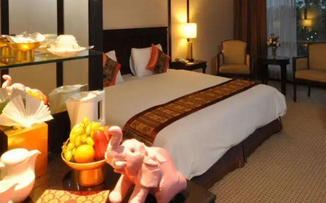 Iyara Lake Hotel & Resort