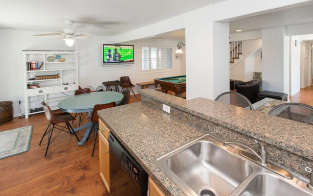 Recovery Room - 6 Br Home