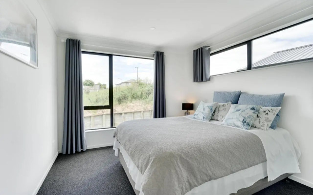 Wonderful River View-Brand New Home - 4 Bedrooms