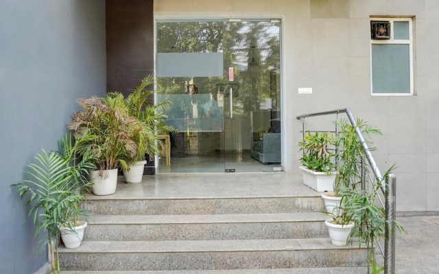 Townhouse Sector 53 Golf Course