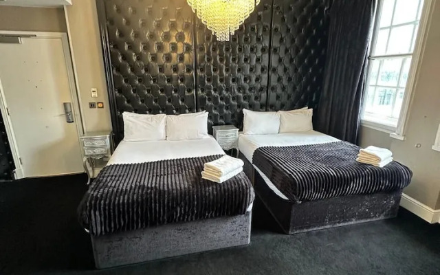 White Star Line Hotel