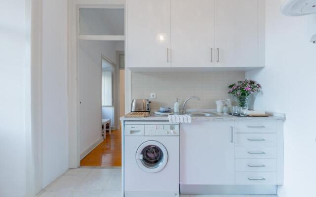 Spacious, Bright and Sunny Apartment, By TimeCooler