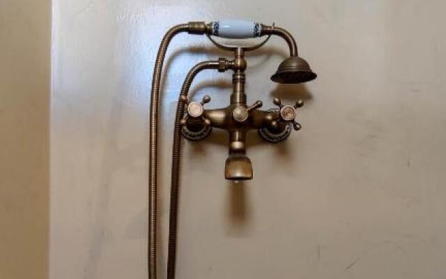 Laina Traditional Guest House