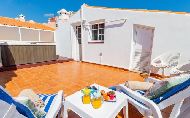 Oceanview Penthouse With Jacuzzi by DreamHomesTenerife