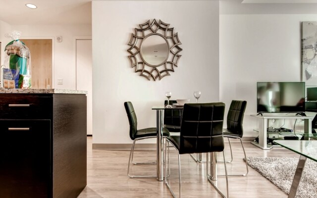 Global Luxury Suites in Rosslyn