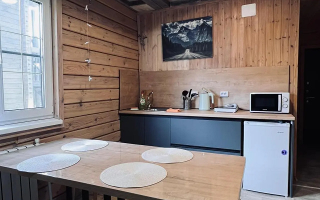 Медведь и Ягодка