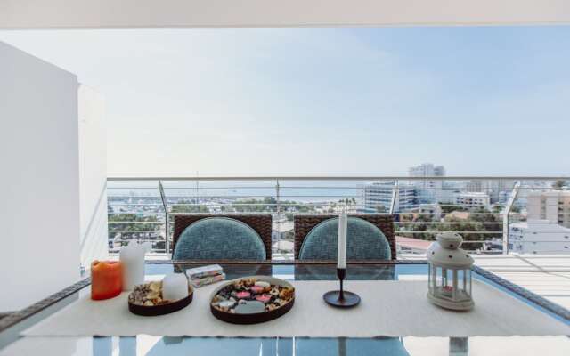 Finikoudes Seaview Beach Apartment