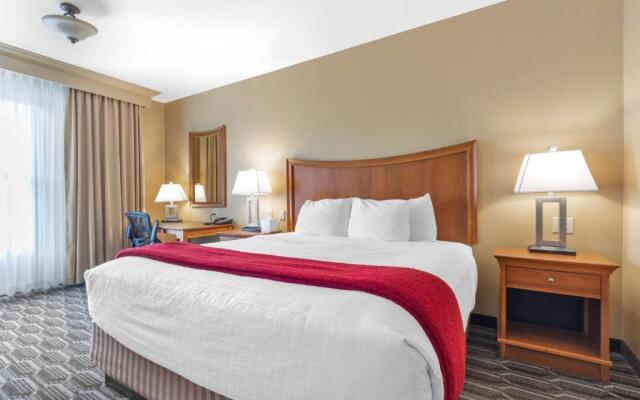 Best Western Plus Swiss Chalet Hotel & Suites