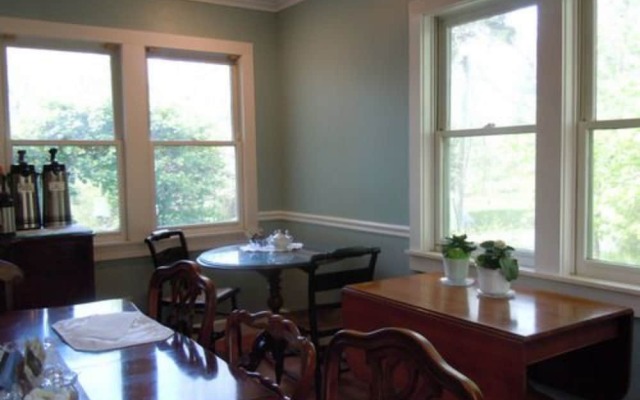 Tidewater Inn