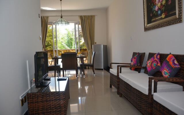 BurNas Beach & Apartments