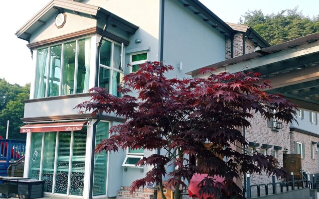 Glam House