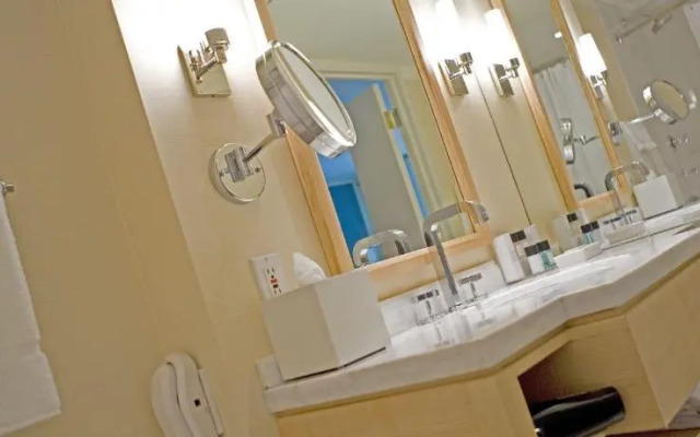 The Colonnade Hotel Back Bay