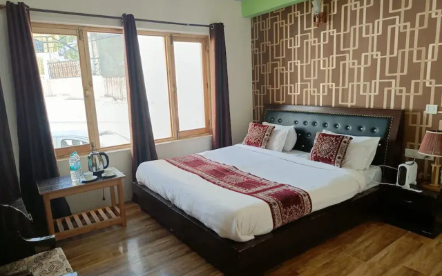 Munna Palace