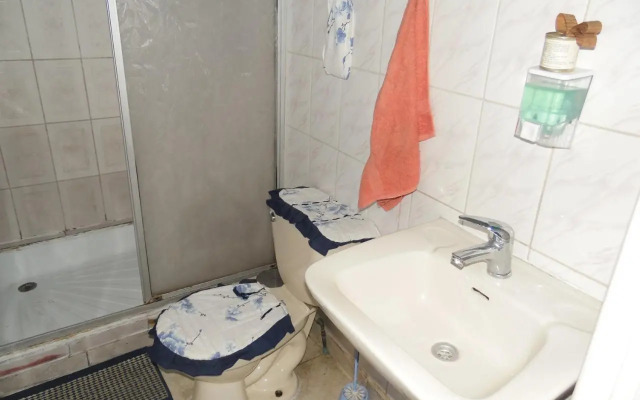 Hostal Tricontinental