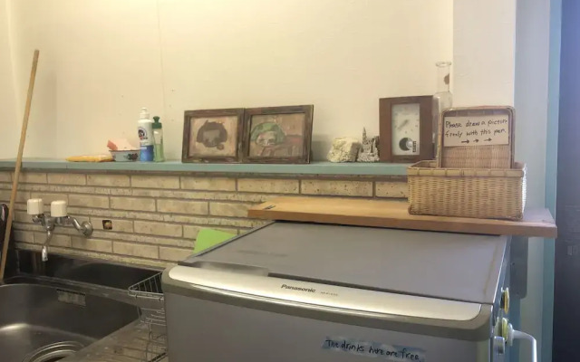 Guesthouse B&B Nekonojimusyo - Hostel, Caters to Women