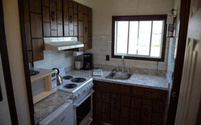 Adams Golden Acres Motel
