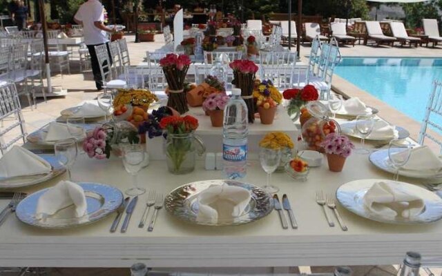 Terrebrune Hotel