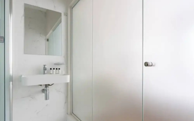 Egerton Gardens IX by Onefinestay
