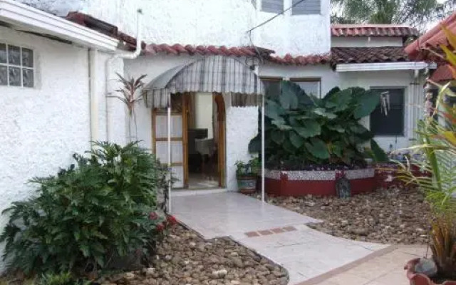 Belmopan Bed And Breakfast
